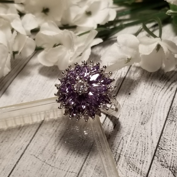 Beautiful Flower Marquise Cut Amethyst Ring - Picture 6 of 8
